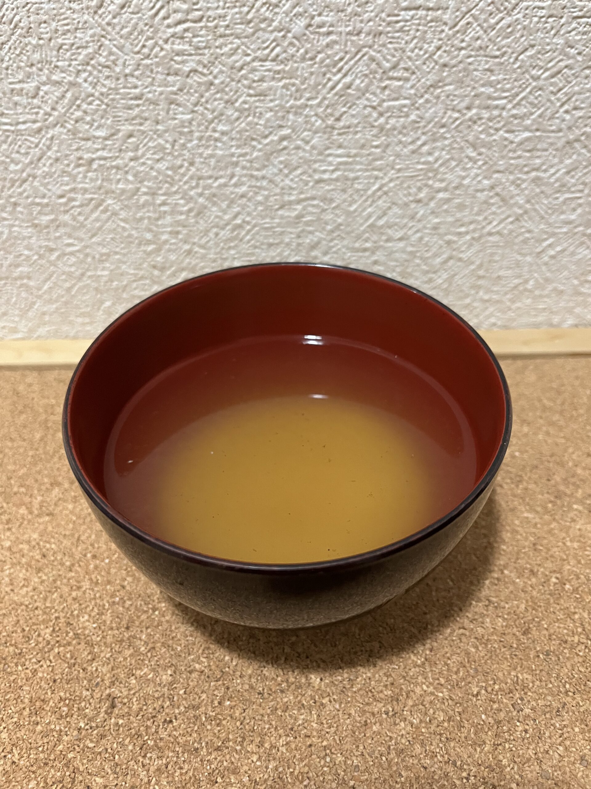 マグに液味噌を入れて手早く準備