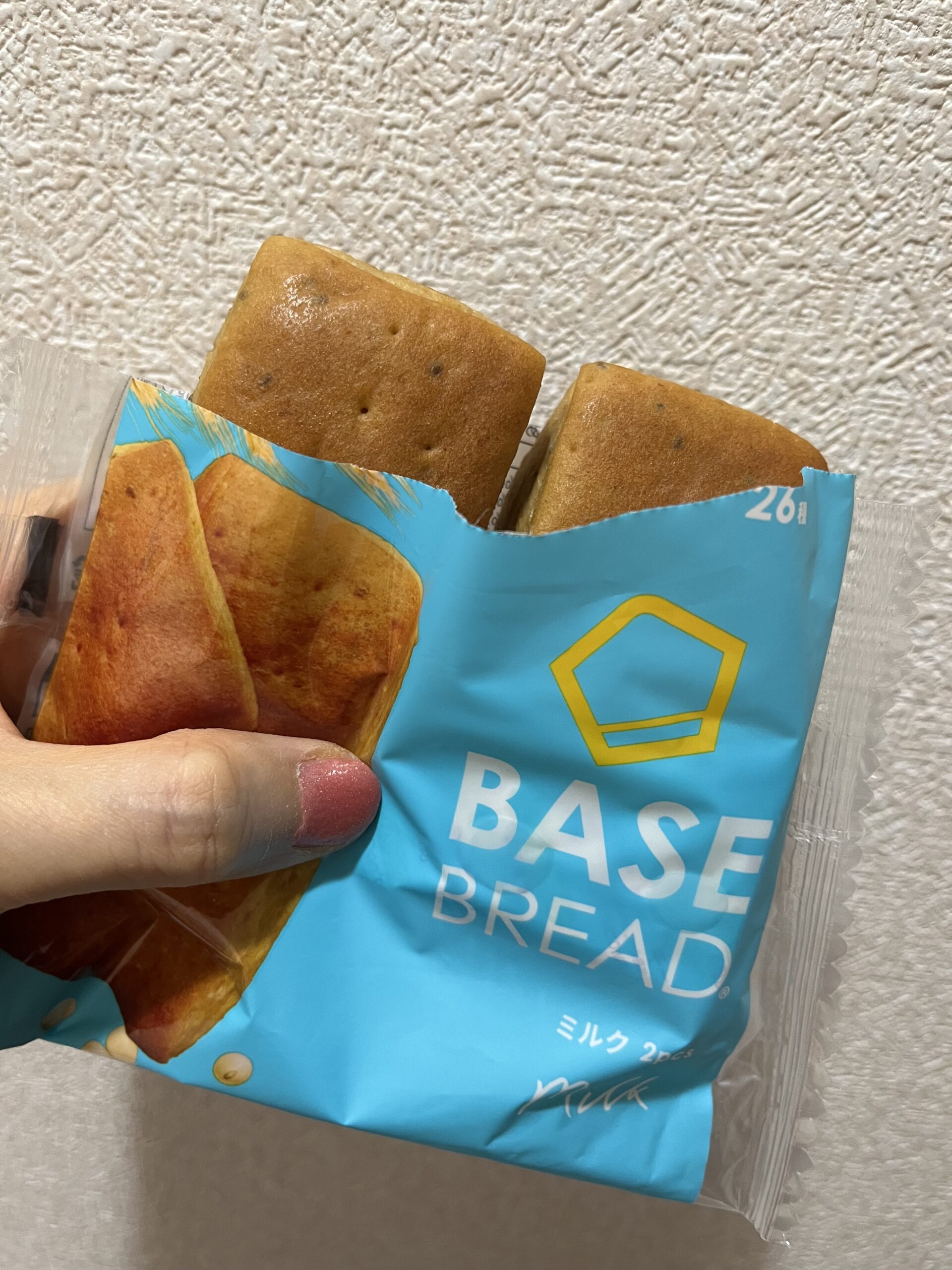 ベースブレッド ミルク味の断面：しっとり食感